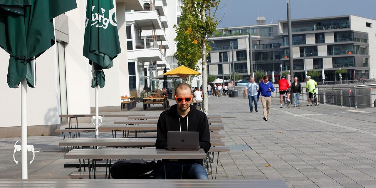 Digital nomad challenges and how to successfully overcome them abroad